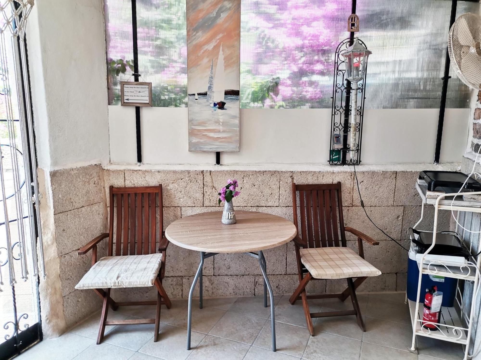 Apartment Alena With Terrace And Garden Center Jelsa 젤사 외부 사진